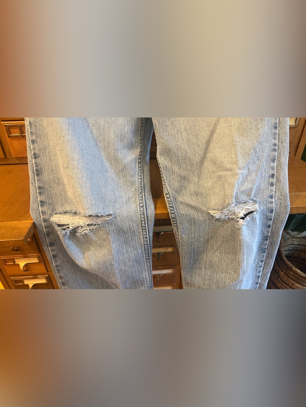 VTG 90s Levi’s 550 Relaxed Fit Jeans | 32x32 Light Wash Distressed Ripped - Picture 8 of 16